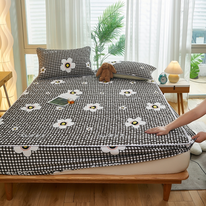 91家纺网 家纺一手货源 找家纺 蕾诺 2023新品夹棉防水隔尿床笠席梦思保护套 兰花格