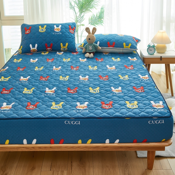 91家纺网 家纺一手货源 找家纺 蕾诺 2023新品夹棉防水隔尿床笠席梦思保护套 蓝精灵