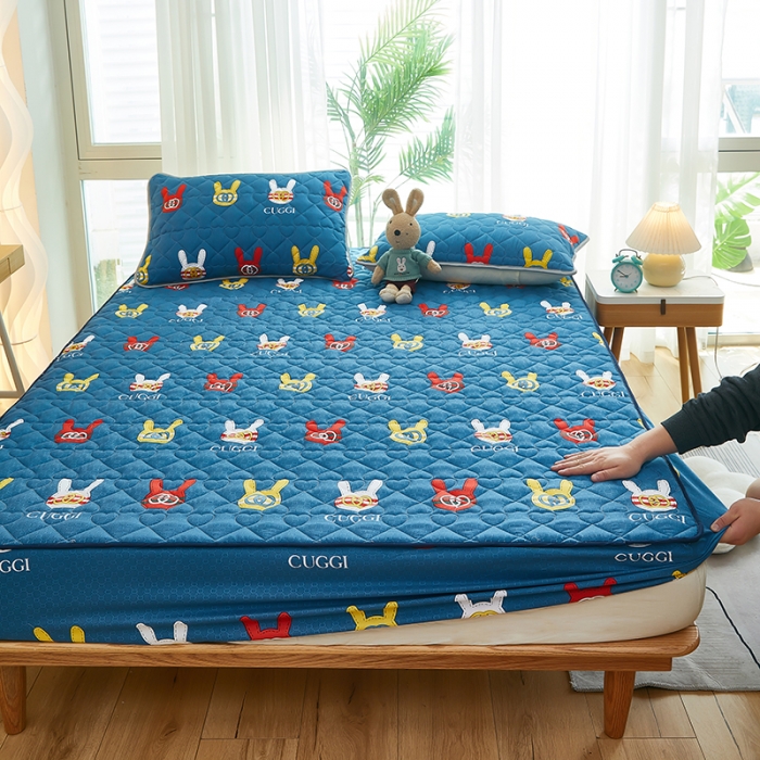 91家纺网 家纺一手货源 找家纺 蕾诺 2023新品夹棉防水隔尿床笠席梦思保护套 蓝精灵