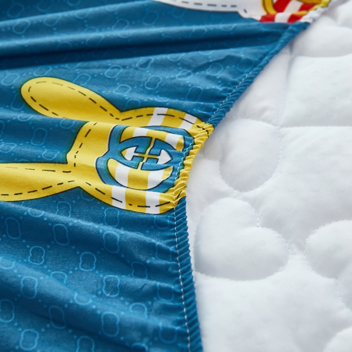 91家纺网 家纺一手货源 找家纺 蕾诺 2023新品夹棉防水隔尿床笠席梦思保护套 蓝精灵