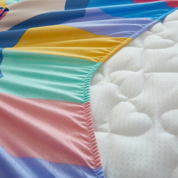 91家纺网 家纺一手货源 找家纺 蕾诺 2023新品夹棉防水隔尿床笠席梦思保护套 浪漫乐章