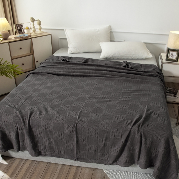 91家纺网 家纺一手货源 找家纺 乐家纺织 2022新款针织镂空毯 镂空毯深灰