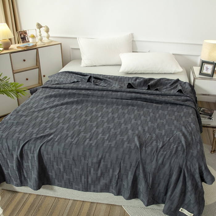 91家纺网 家纺一手货源 找家纺 乐家纺织 2022新款素色H格多功能毯 H格深灰