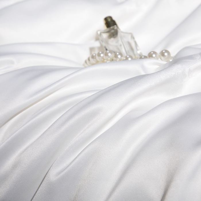 91家纺网 家纺一手货源 找家纺 畅畅 2022新款莫代尔贡缎提花桑蚕丝夏被春秋被冬被被芯 白色