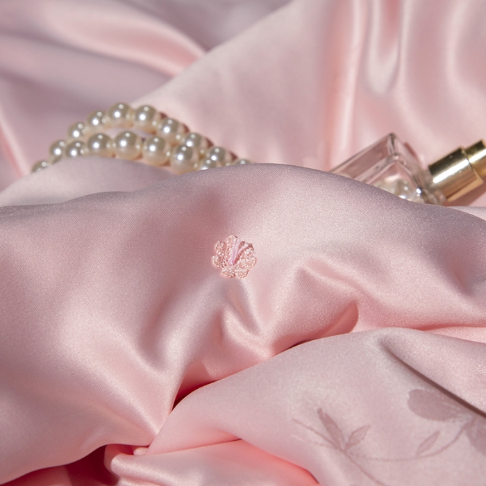 91家纺网 家纺一手货源 找家纺 畅畅 2022新款莫代尔贡缎提花桑蚕丝夏被春秋被冬被被芯 粉色