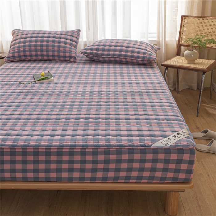 91家纺网 家纺一手货源 找家纺 雪云美新款A类新疆棉花床笠 全棉水洗棉夹棉床笠单  粉灰格