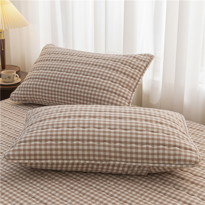 91家纺网 家纺一手货源 找家纺 雪云美新款A类新疆棉花床笠 全棉水洗棉夹棉床笠单件  咖小格