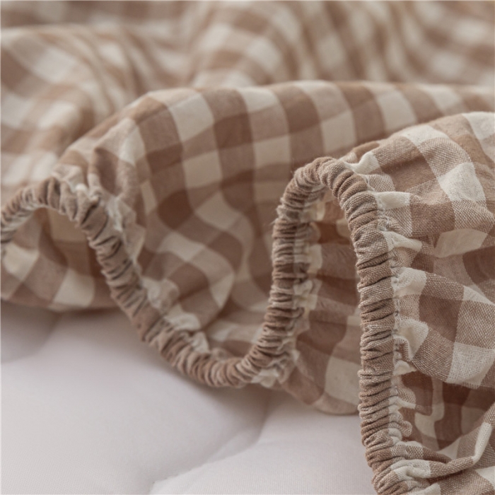 91家纺网 家纺一手货源 找家纺 雪云美新款A类新疆棉花床笠 全棉水洗棉夹棉床笠单件  咖小格