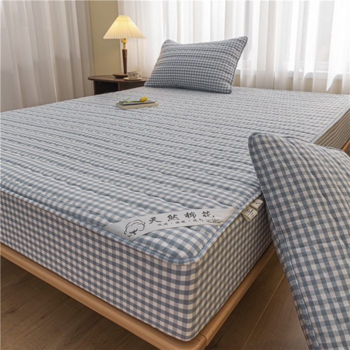 91家纺网 家纺一手货源 找家纺 雪云美新款A类新疆棉花床笠 全棉水洗棉夹棉床笠单  蓝小格