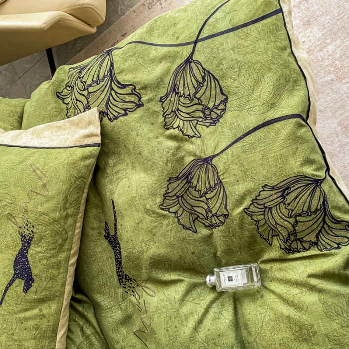 91家纺网 家纺一手货源 找家纺 宅家居新款豹森系列-轻奢复古风阳绒磨毛雅棉刺绣四件套 复古绿