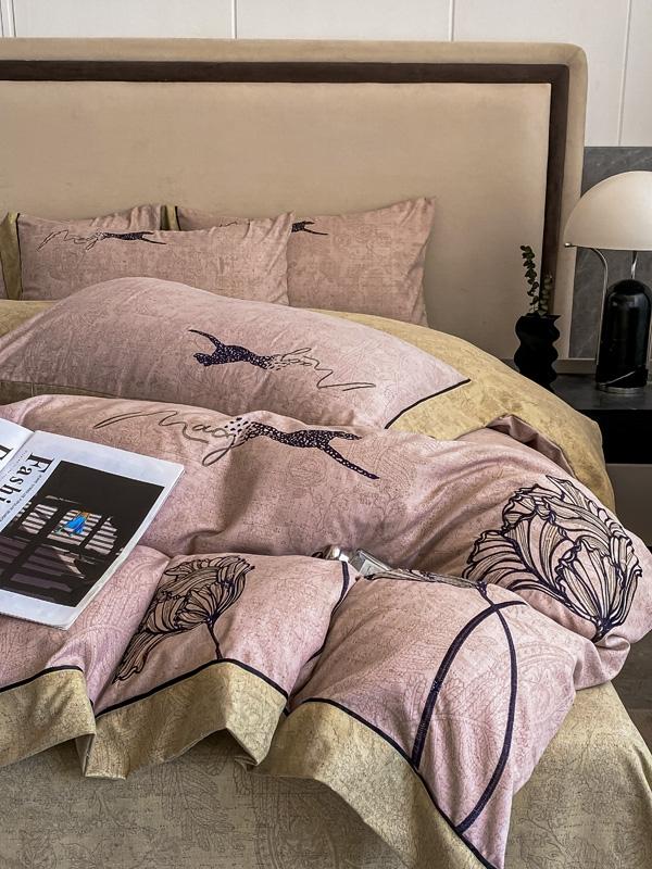 91家纺网 家纺一手货源 找家纺 宅家居新款豹森系列-轻奢复古风阳绒磨毛雅棉刺绣四件套 豆沙粉