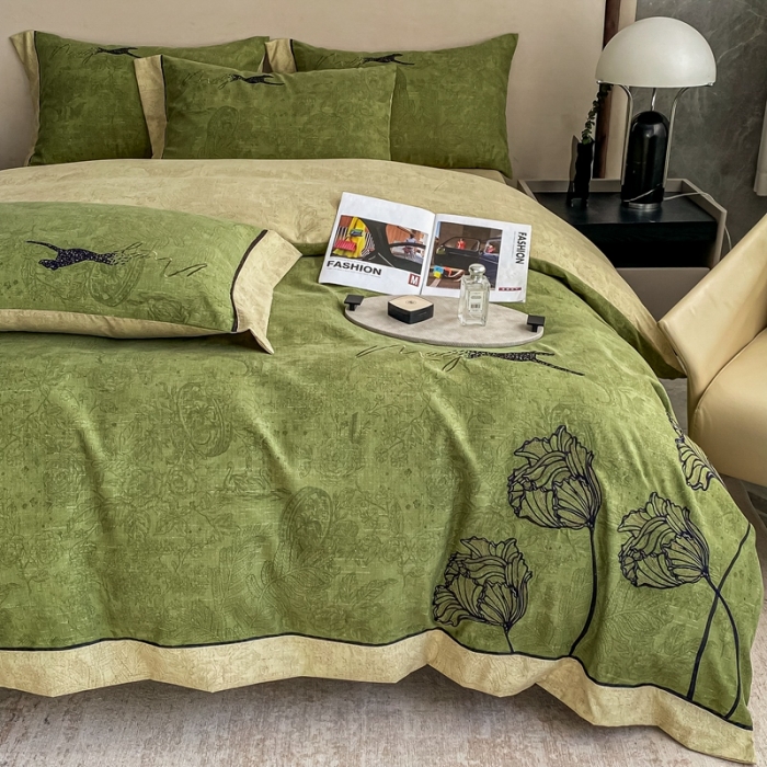 91家纺网 家纺一手货源 找家纺 （总）宅家居新款豹森系列-轻奢复古风阳绒磨毛雅棉刺绣四件套