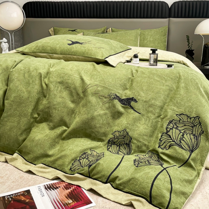 91家纺网 家纺一手货源 找家纺 （总）宅家居新款豹森系列-轻奢复古风阳绒磨毛雅棉刺绣四件套