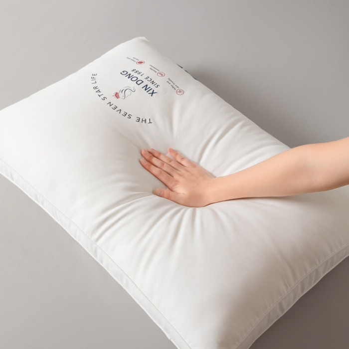 91家纺网 家纺一手货源 找家纺 伊被源 2022新款100s安睡羽丝绒枕头枕芯 48*74cm/个双边高枕