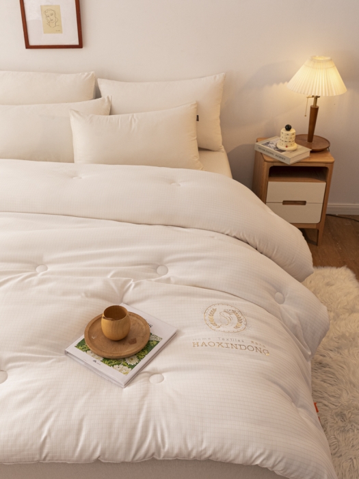 91家纺网 家纺一手货源 找家纺 伊被源 2022新款A类贡缎提花大豆被被子被芯 提花-雅士白