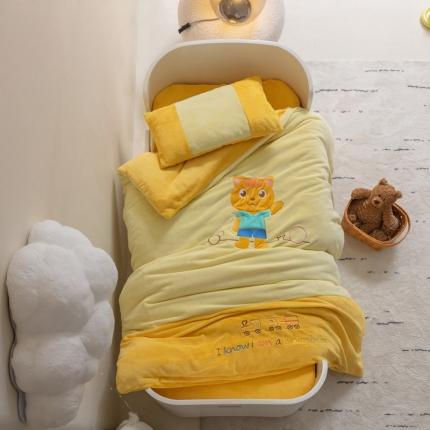 91家纺网 家纺一手货源 找家纺 （总）喜多兔2022新款全消光牛奶绒幼儿园三件套-小伙伴