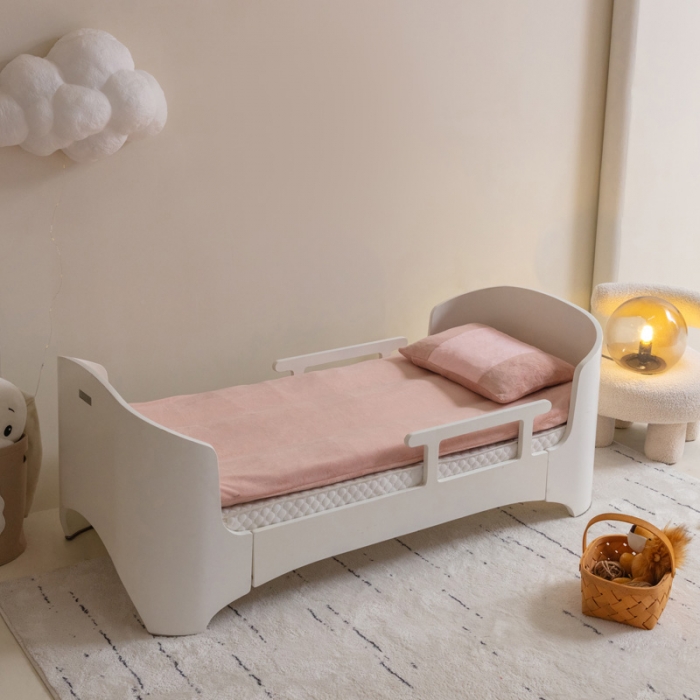 91家纺网 家纺一手货源 找家纺 喜多兔 2022新款全消光牛奶绒幼儿园三件套-小伙伴 粉色爱美丽小企鹅