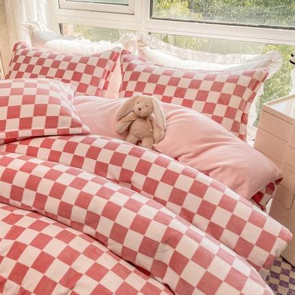 91家纺网 家纺一手货源 找家纺 （总）塔塔 2025新款棋盘格牛奶绒四件套系列-风格二