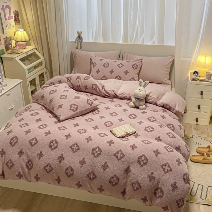 91家纺网 家纺一手货源 找家纺 奥汀洛2023加厚保暖泰迪绒提花全消光牛奶绒四件套-暖阳