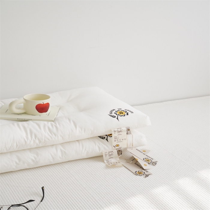 91家纺网 家纺一手货源 找家纺 （总）觉物 2022新款全棉无染原棉民宿枕芯-花开的日子