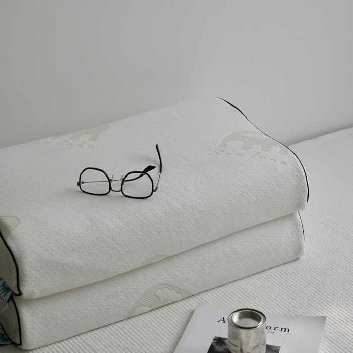 91家纺网 家纺一手货源 找家纺 （总）觉物 新款斯里兰卡进口乳胶枕系列波浪枕40*60cm