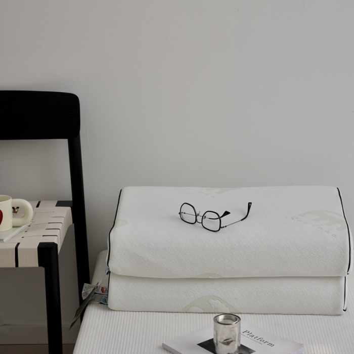 91家纺网 家纺一手货源 找家纺 （总）觉物 新款斯里兰卡进口乳胶枕系列波浪枕40*60cm