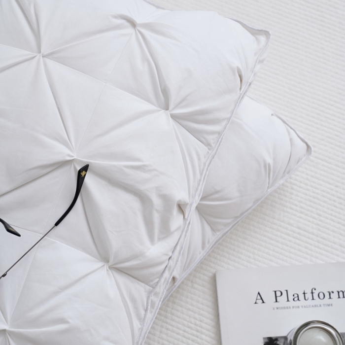 91家纺网 家纺一手货源 找家纺 （总）觉物 2022新款扭花羽绒枕