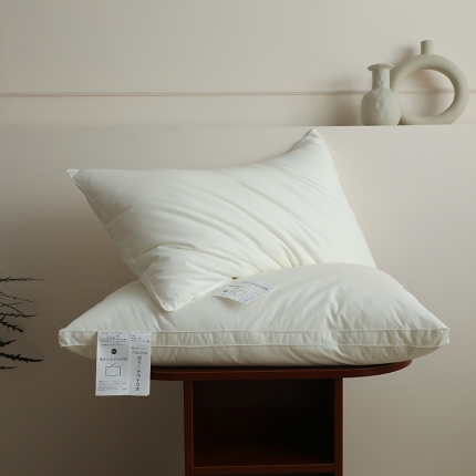 91家纺网 家纺一手货源 找家纺 新款出口 原单系列暖かいホテルの枕 酒店专用枕头 软枕高枕