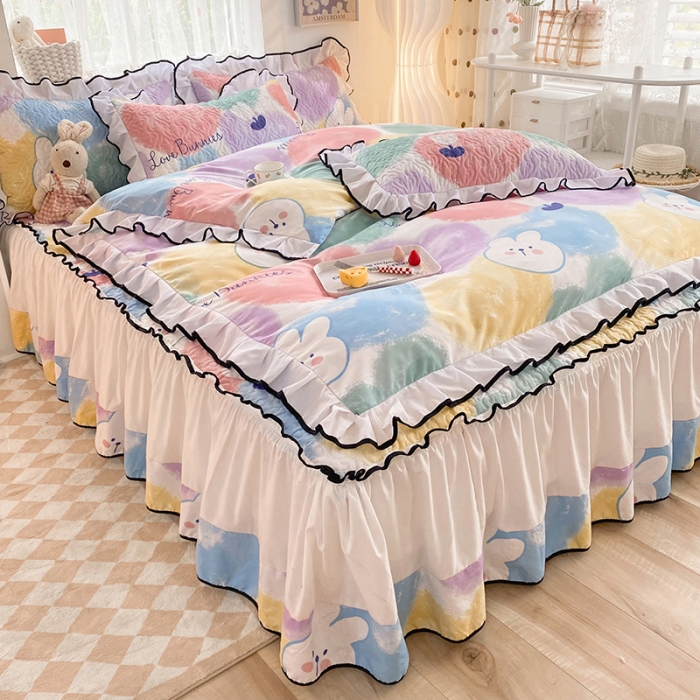 91家纺网 家纺一手货源 找家纺 金盛皇朝2025新款加厚亲肤床裙夹棉单件三件套四件套 爱心兔