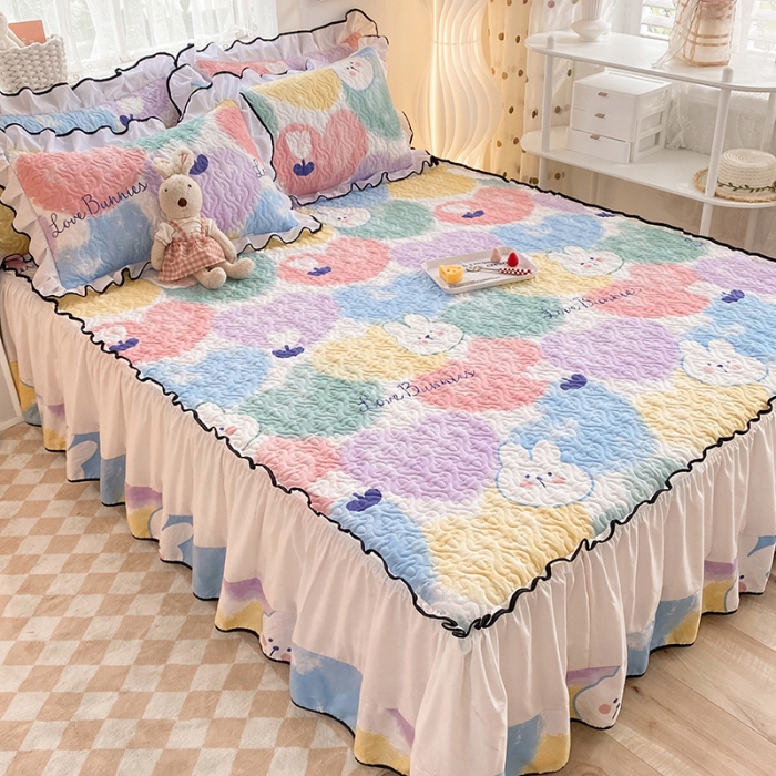 91家纺网 家纺一手货源 找家纺 金盛皇朝2025新款加厚亲肤床裙夹棉单件三件套四件套 爱心兔