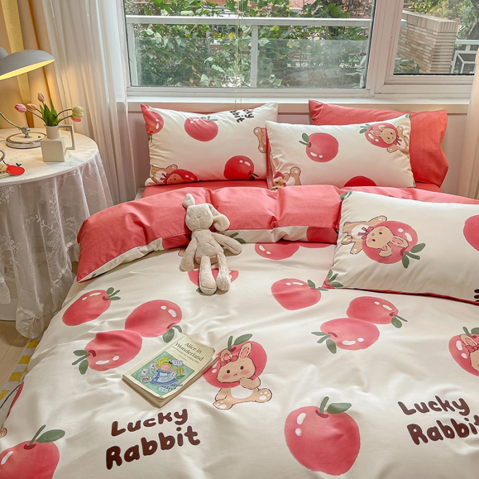 91家纺网 家纺一手货源 找家纺 金丝鸟 2023春夏新品舒适全棉斜纹四件套 苹果小可爱