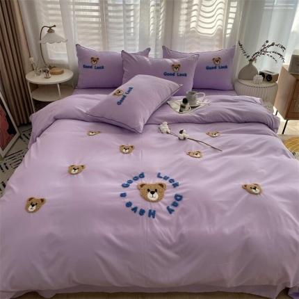 91家纺网 家纺一手货源 找家纺 2023新款小熊毛巾绣水洗棉四件套 紫小熊