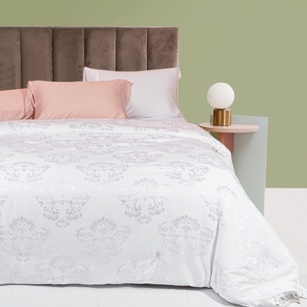 91家纺网 家纺一手货源 找家纺 茧月 2022新款金提花纯蚕丝被 100桑蚕丝短丝填充