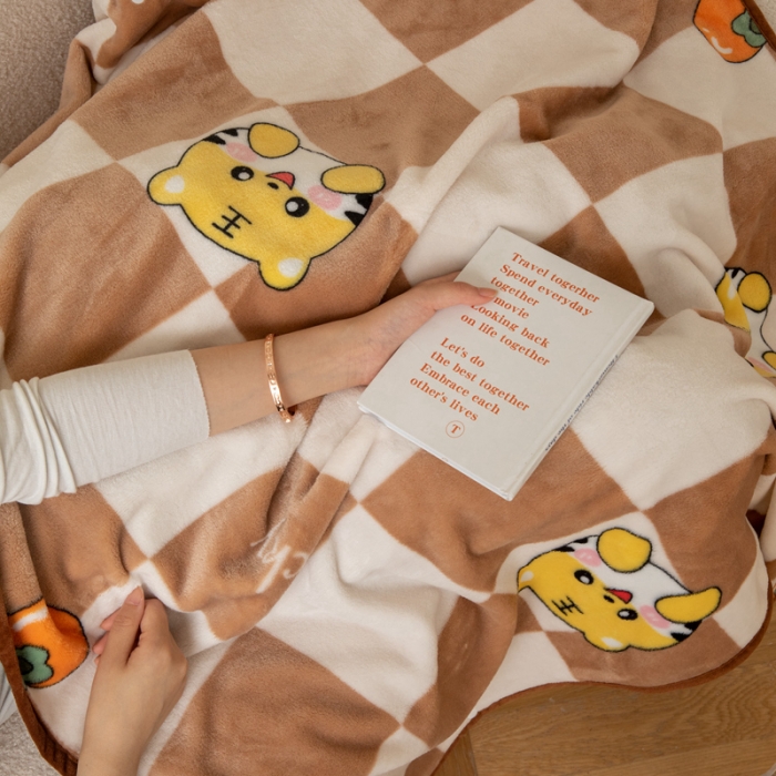 91家纺网 家纺一手货源 找家纺 美伦美焕直播爆款加厚小清新牛奶绒空调毯披肩毯午睡毛毯大头虎