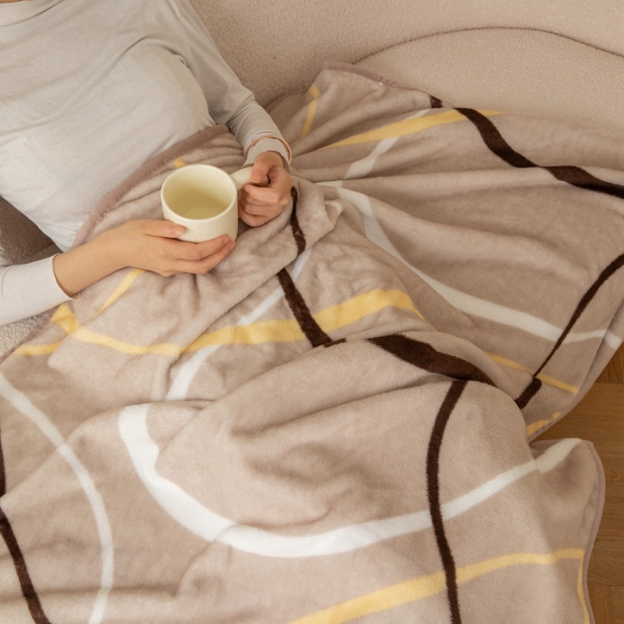 91家纺网 家纺一手货源 找家纺 美伦美焕直播爆款加厚小清新牛奶绒空调毯披肩毯午睡毛毯风轻云淡