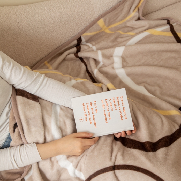 91家纺网 家纺一手货源 找家纺 美伦美焕直播爆款加厚小清新牛奶绒空调毯披肩毯午睡毛毯风轻云淡