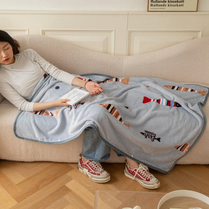 91家纺网 家纺一手货源 找家纺 美伦美焕直播爆款加厚小清新牛奶绒空调毯披肩毯午睡毛毯好多鱼