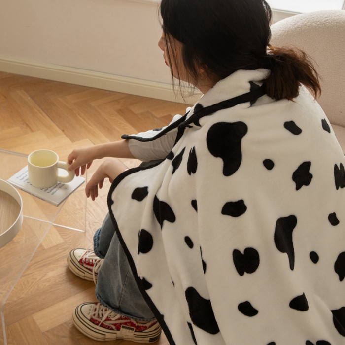 91家纺网 家纺一手货源 找家纺 美伦美焕直播爆款加厚小清新牛奶绒空调毯披肩毯午睡毛毯奶牛宝宝