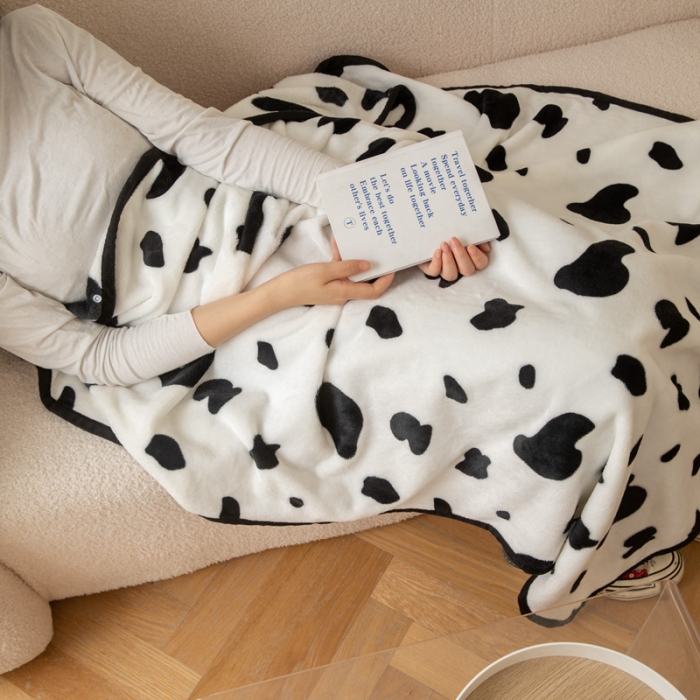 91家纺网 家纺一手货源 找家纺 美伦美焕直播爆款加厚小清新牛奶绒空调毯披肩毯午睡毛毯奶牛宝宝