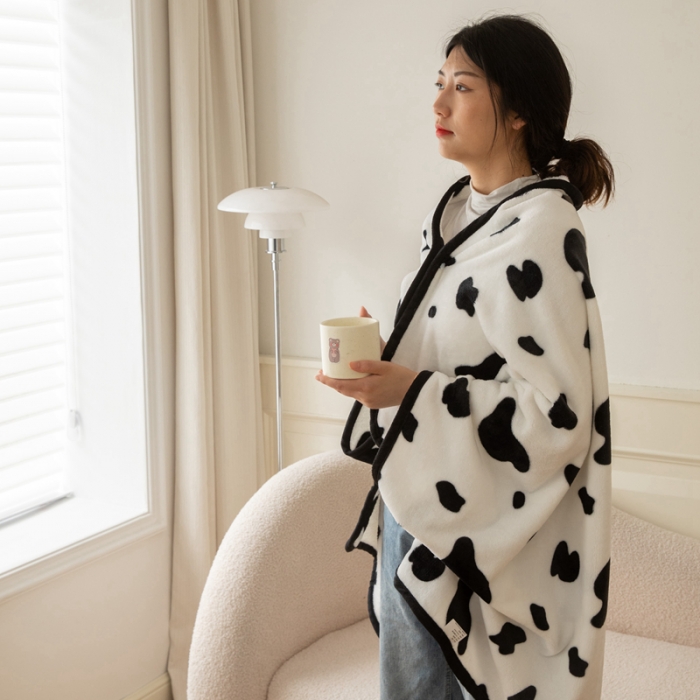 91家纺网 家纺一手货源 找家纺 美伦美焕直播爆款加厚小清新牛奶绒空调毯披肩毯午睡毛毯奶牛宝宝