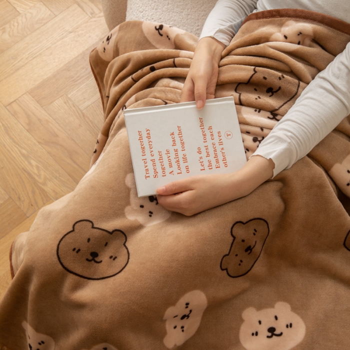 91家纺网 家纺一手货源 找家纺 美伦美焕直播爆款加厚小清新牛奶绒空调毯披肩毯午睡毛毯跳跳熊