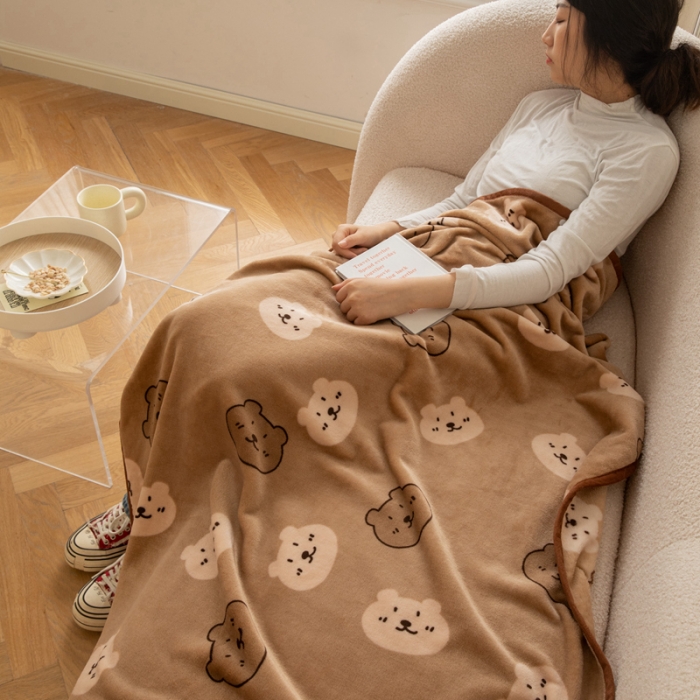 91家纺网 家纺一手货源 找家纺 美伦美焕直播爆款加厚小清新牛奶绒空调毯披肩毯午睡毛毯跳跳熊