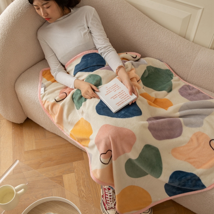 91家纺网 家纺一手货源 找家纺 美伦美焕直播爆款加厚小清新牛奶绒空调毯披肩毯午睡毛毯五彩缤纷