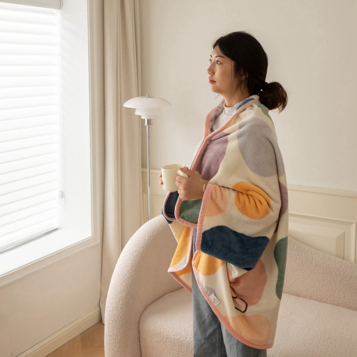 91家纺网 家纺一手货源 找家纺 美伦美焕直播爆款加厚小清新牛奶绒空调毯披肩毯午睡毛毯五彩缤纷