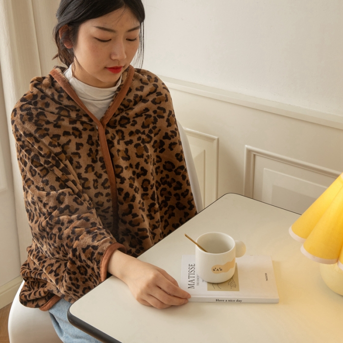 91家纺网 家纺一手货源 找家纺 美伦美焕直播爆款加厚小清新牛奶绒空调毯披肩毯午睡毛毯小豹纹