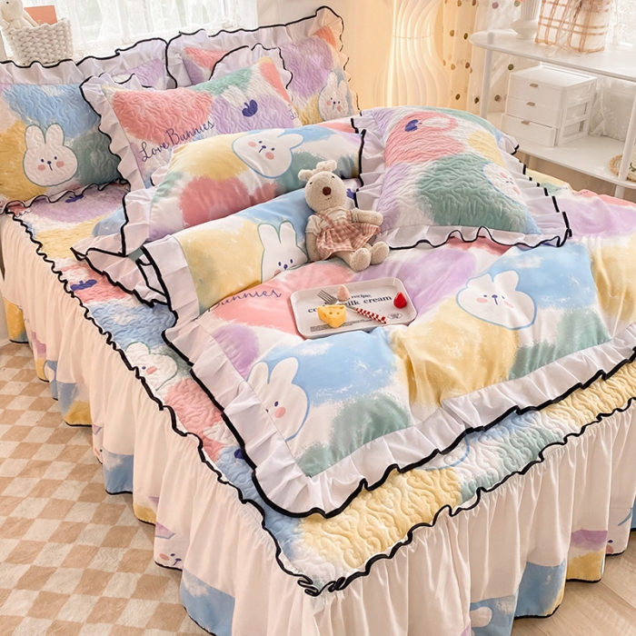 91家纺网 家纺一手货源 找家纺 金盛皇朝2025新款加厚亲肤床裙夹棉单件三件套四件套 爱心兔