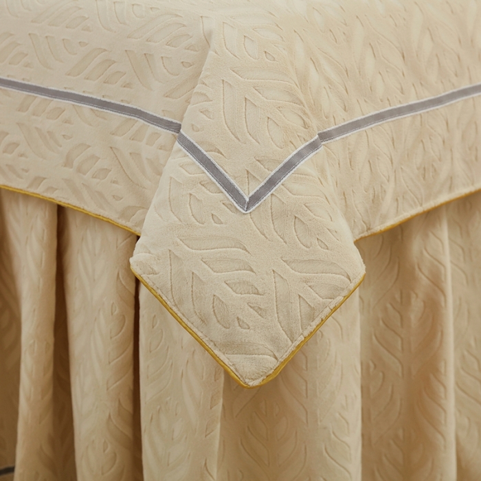 91家纺网 家纺一手货源 找家纺 莉人坊 2023时尚典雅裙摆3D压花德绒美容床罩 时尚典雅-米黄德绒