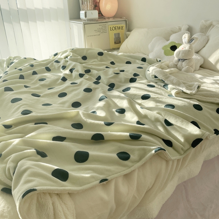 91家纺网 家纺一手货源 找家纺 （总）千朵 2022新款AB版牛奶绒北极绒盖毯毛毯