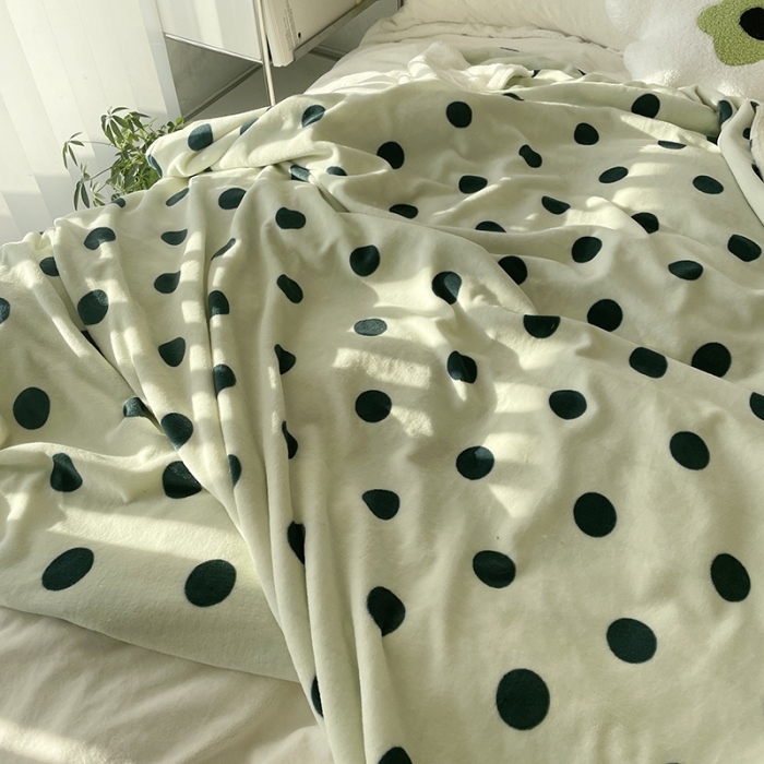 91家纺网 家纺一手货源 找家纺 （总）千朵 2022新款AB版牛奶绒北极绒盖毯毛毯