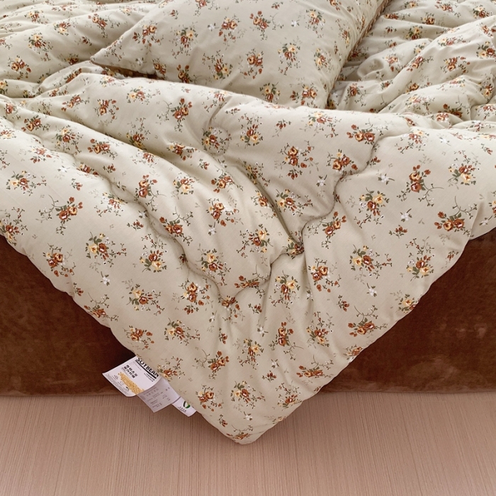 91家纺网 家纺一手货源 找家纺 星期八 2022新款复古碎花豆豆被 复古花花